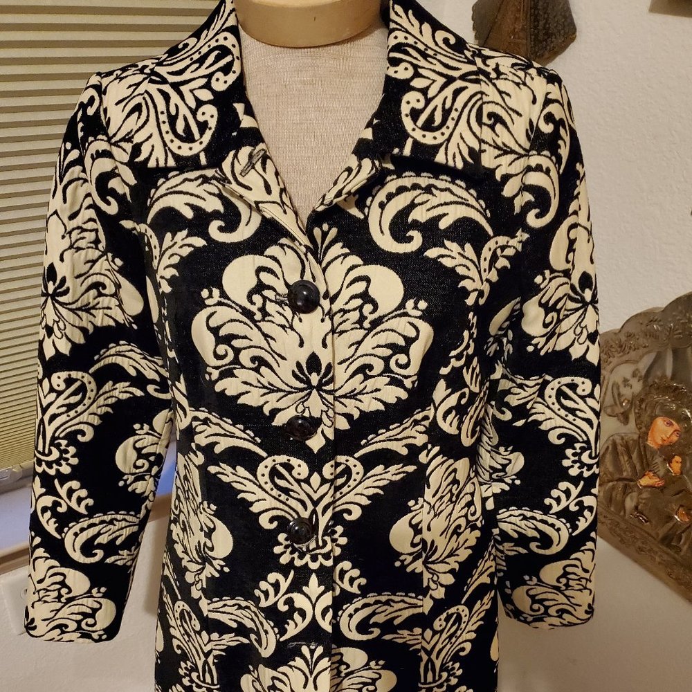 Striking black and cream coat